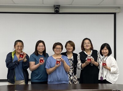 114年5月壽星慶生及頒發服務金幣9圖片