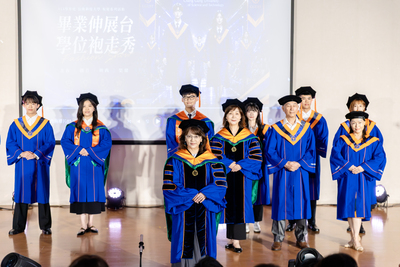 畢業伸展台-學位袍走秀-12圖片
