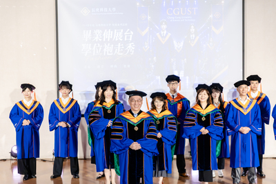畢業伸展台-學位袍走秀-9圖片