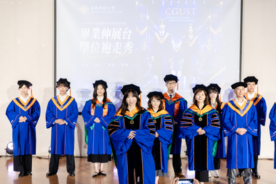 畢業伸展台-學位袍走秀-11圖片