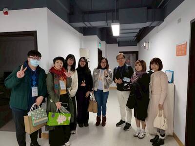 諮輔組同仁交流座談及參觀諮商空間圖片