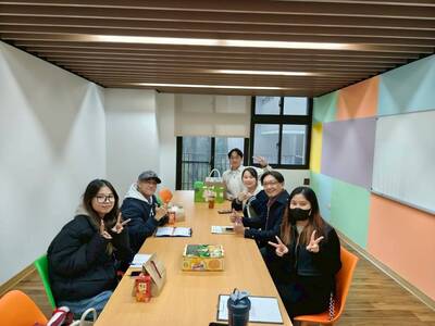 課外組同仁交流座談圖片