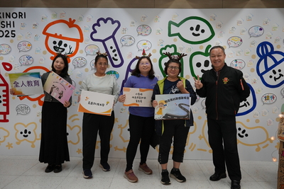 生活輔導組的聖誕新年祝福圖片