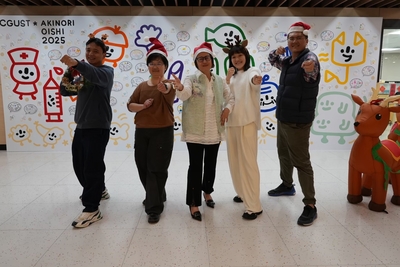 原資中心的聖誕新年祝福圖片