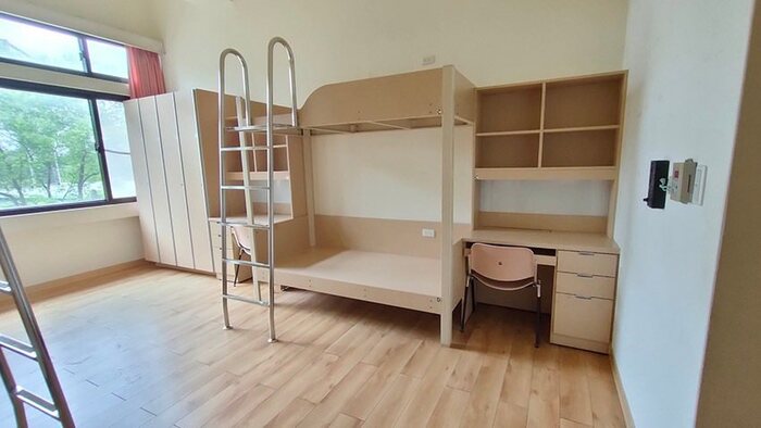 長庚科大斥資千萬翻新套房級宿舍,並提出免抽籤入住保證。圖片